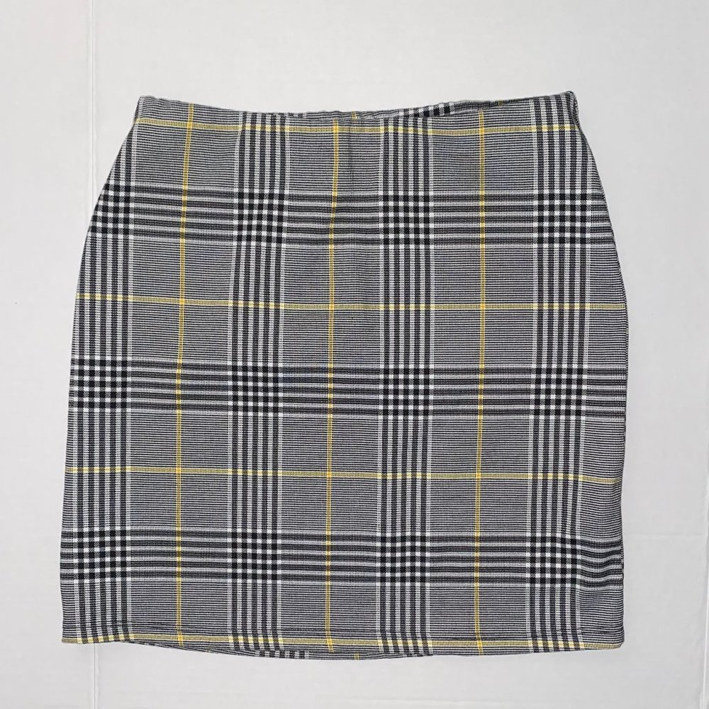 MUST‎ HAVE Plaid Skirt